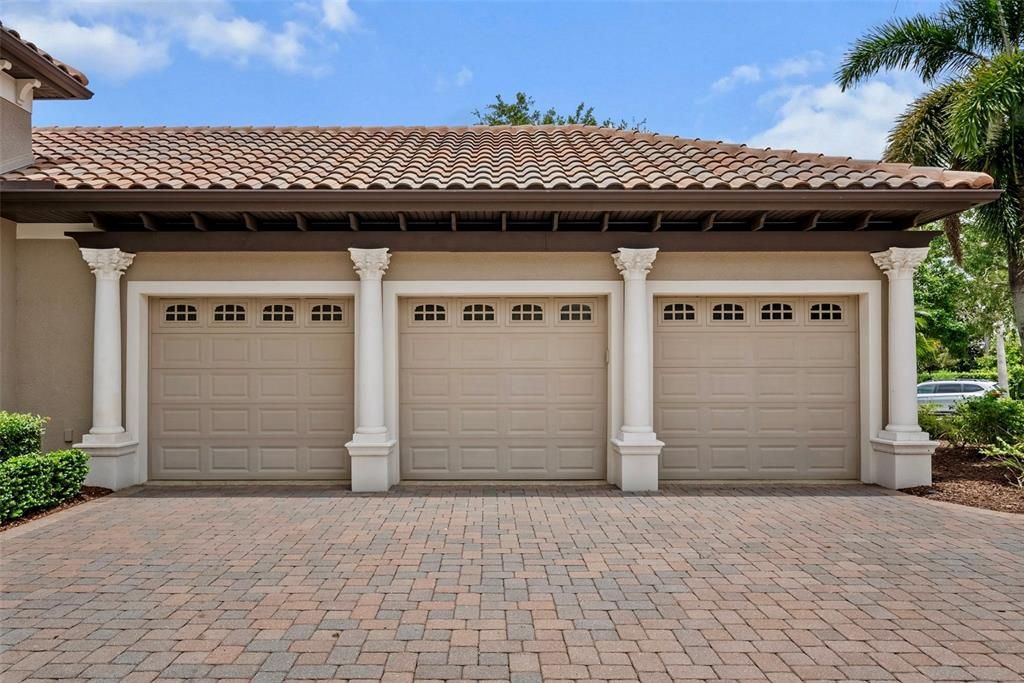 Active With Contract: $2,190,000 (3 beds, 3 baths, 4444 Square Feet)