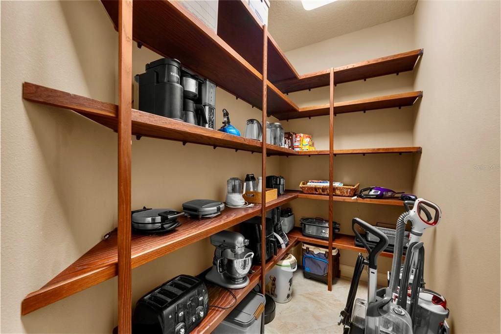 Active With Contract: $2,190,000 (3 beds, 3 baths, 4444 Square Feet)