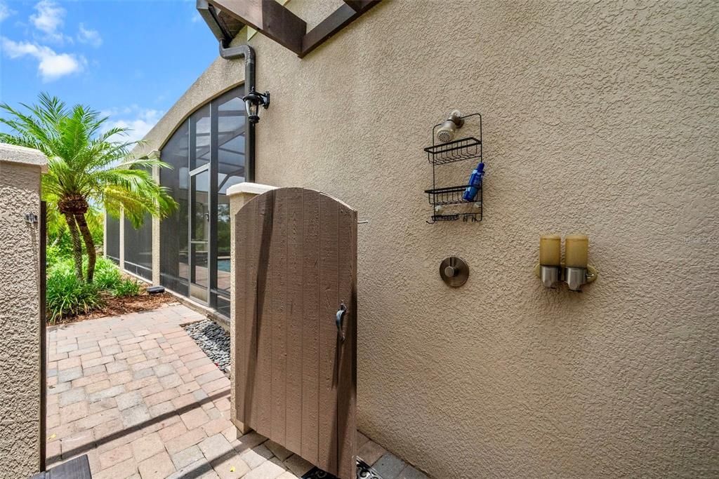 Active With Contract: $2,190,000 (3 beds, 3 baths, 4444 Square Feet)