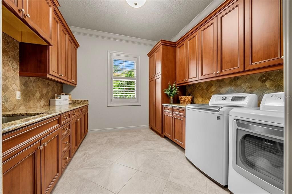 Active With Contract: $2,190,000 (3 beds, 3 baths, 4444 Square Feet)