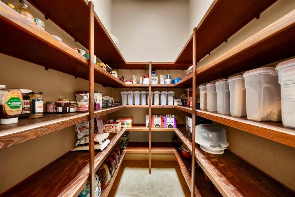 Active With Contract: $2,190,000 (3 beds, 3 baths, 4444 Square Feet)