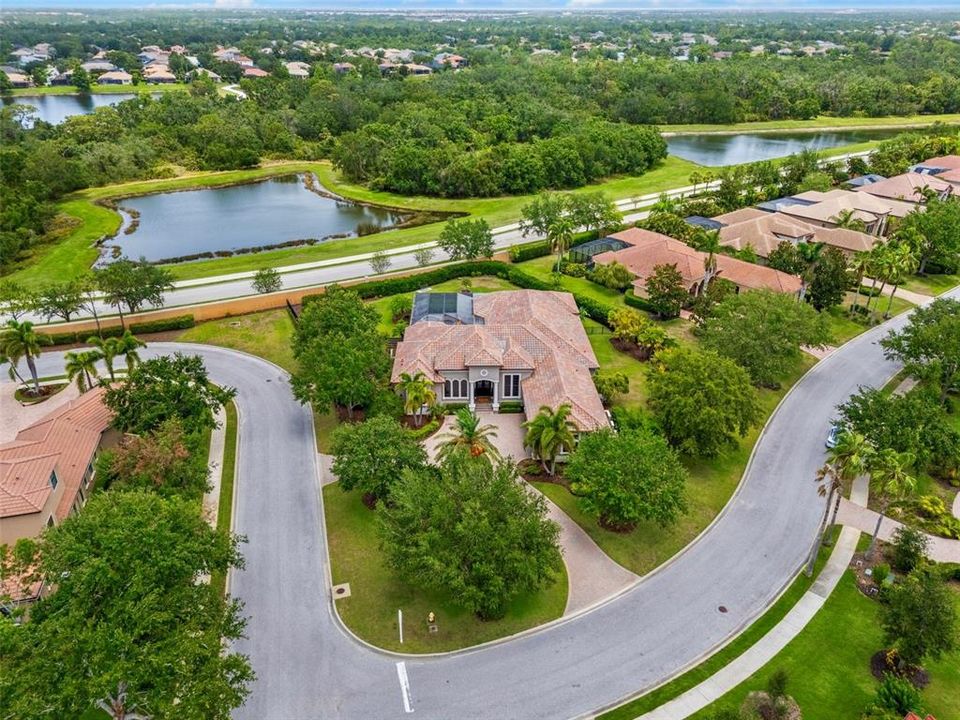 Active With Contract: $2,190,000 (3 beds, 3 baths, 4444 Square Feet)