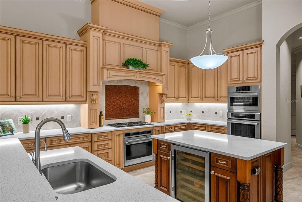 Active With Contract: $2,190,000 (3 beds, 3 baths, 4444 Square Feet)