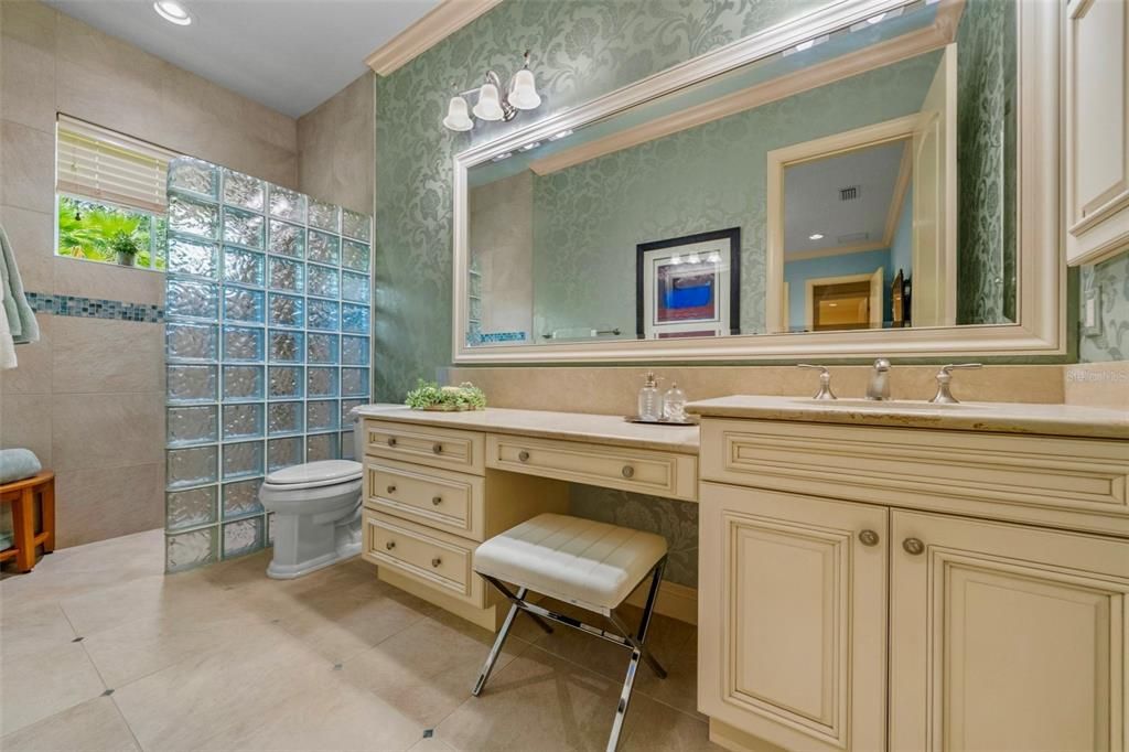 Active With Contract: $2,190,000 (3 beds, 3 baths, 4444 Square Feet)