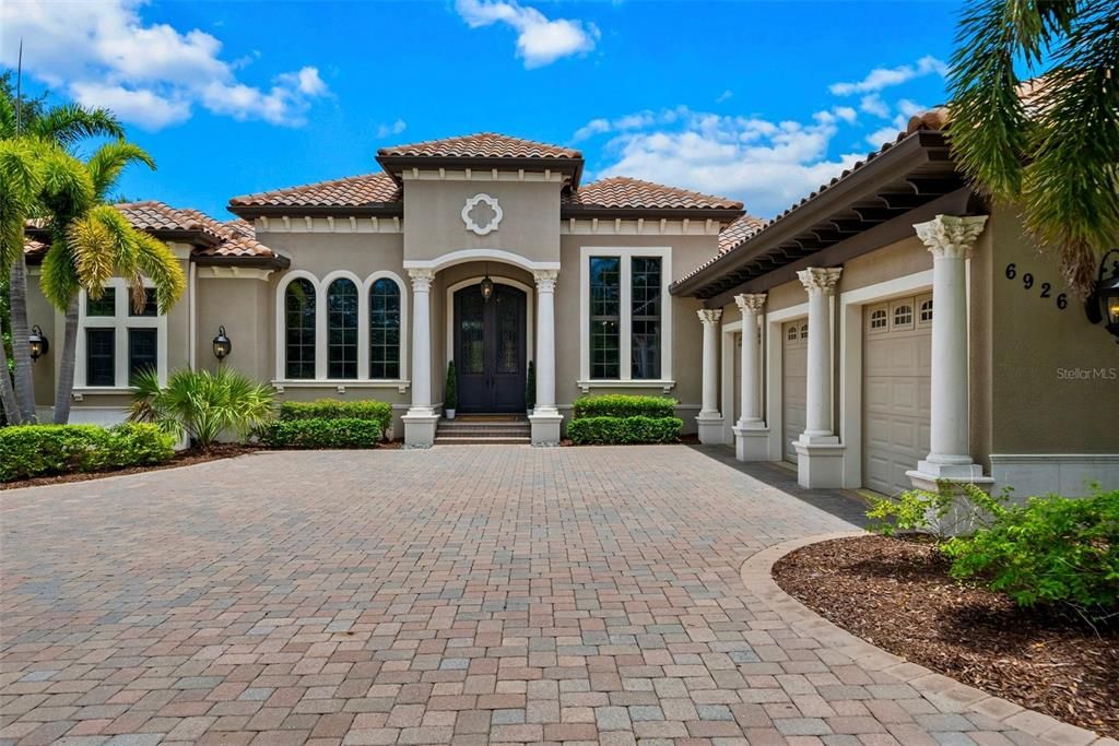 Active With Contract: $2,190,000 (3 beds, 3 baths, 4444 Square Feet)