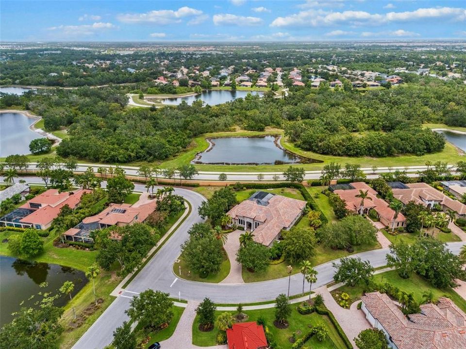 Active With Contract: $2,190,000 (3 beds, 3 baths, 4444 Square Feet)