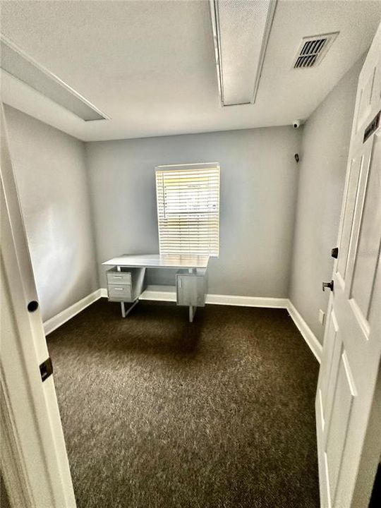 待售: $27,600 (0 贝兹, 0 浴室, 966 平方英尺)