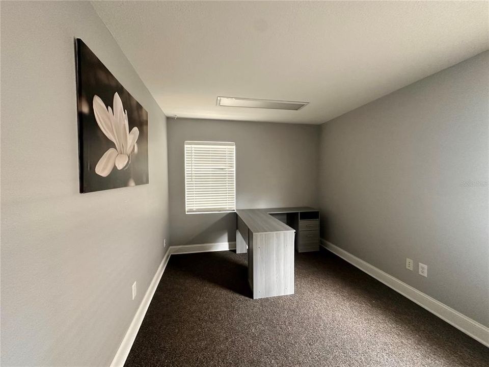 待售: $27,600 (0 贝兹, 0 浴室, 966 平方英尺)