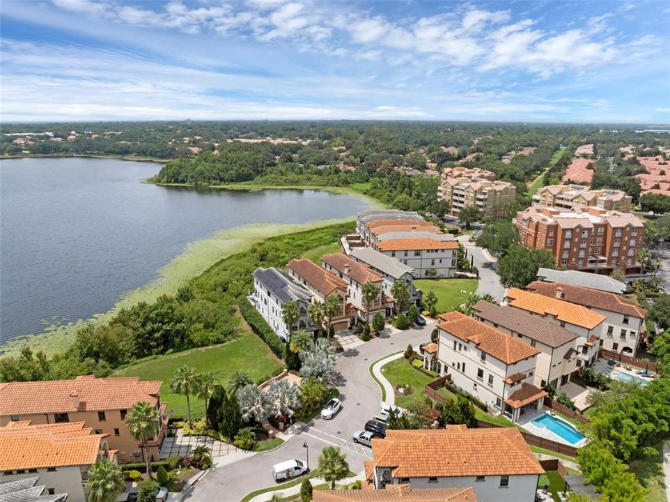 На продажу: $1,600,000 (6 спален, 6 ванн, 4251 Квадратных фут)