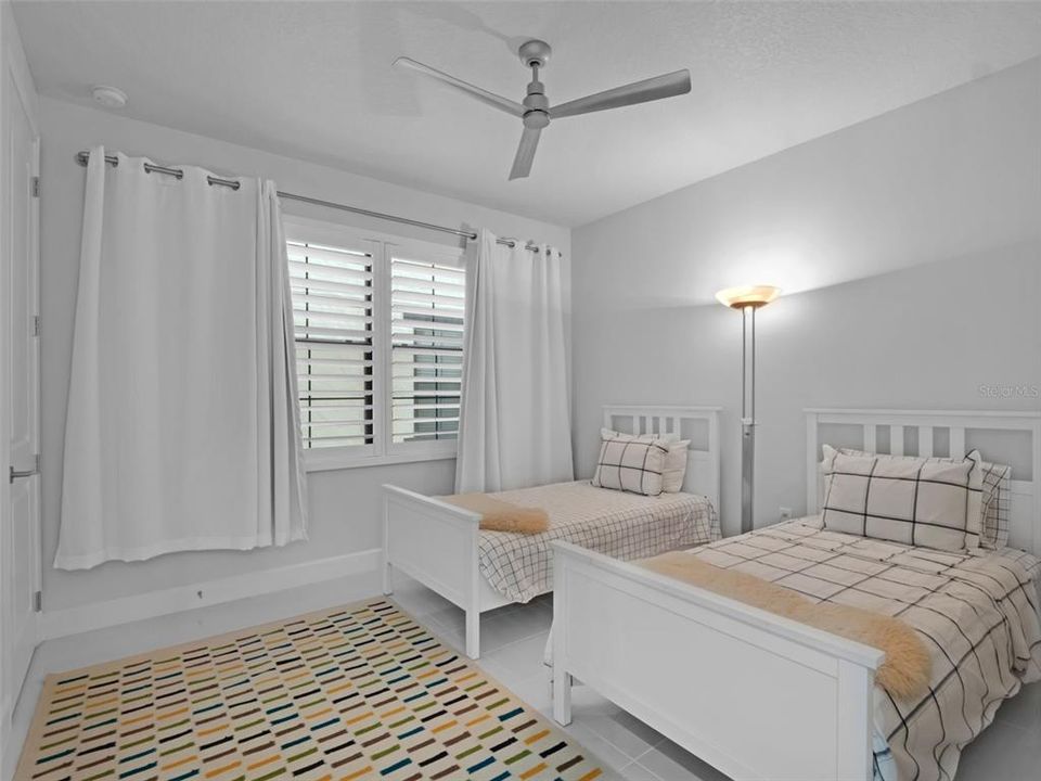 На продажу: $1,600,000 (6 спален, 6 ванн, 4251 Квадратных фут)