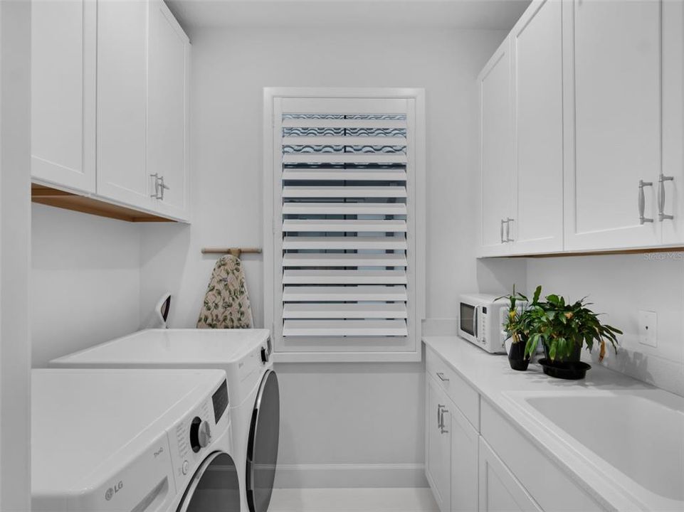 На продажу: $1,600,000 (6 спален, 6 ванн, 4251 Квадратных фут)