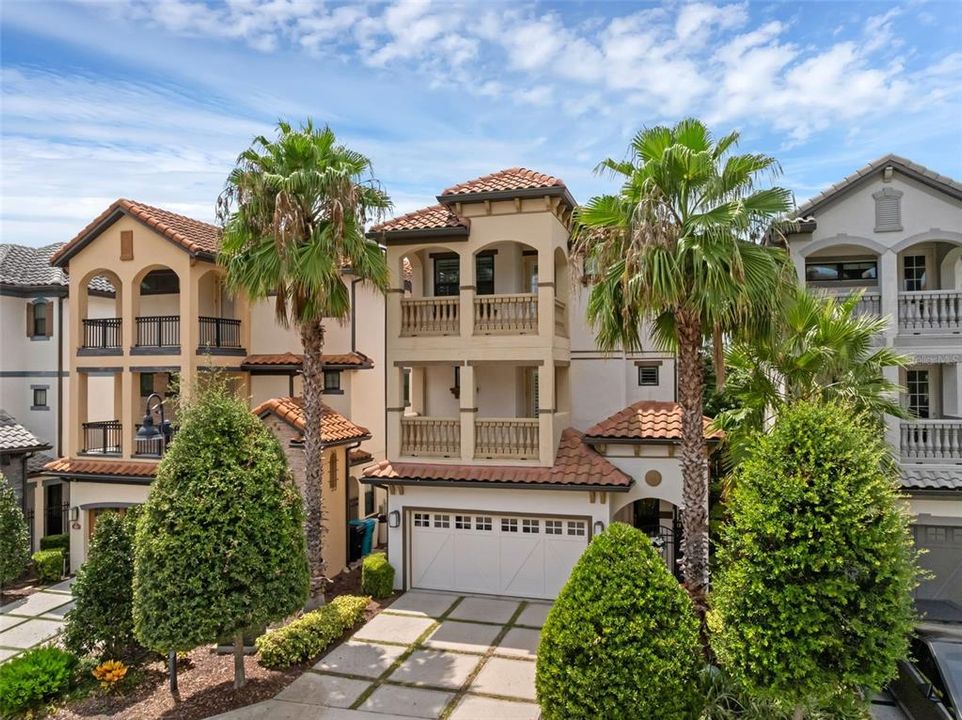 На продажу: $1,600,000 (6 спален, 6 ванн, 4251 Квадратных фут)