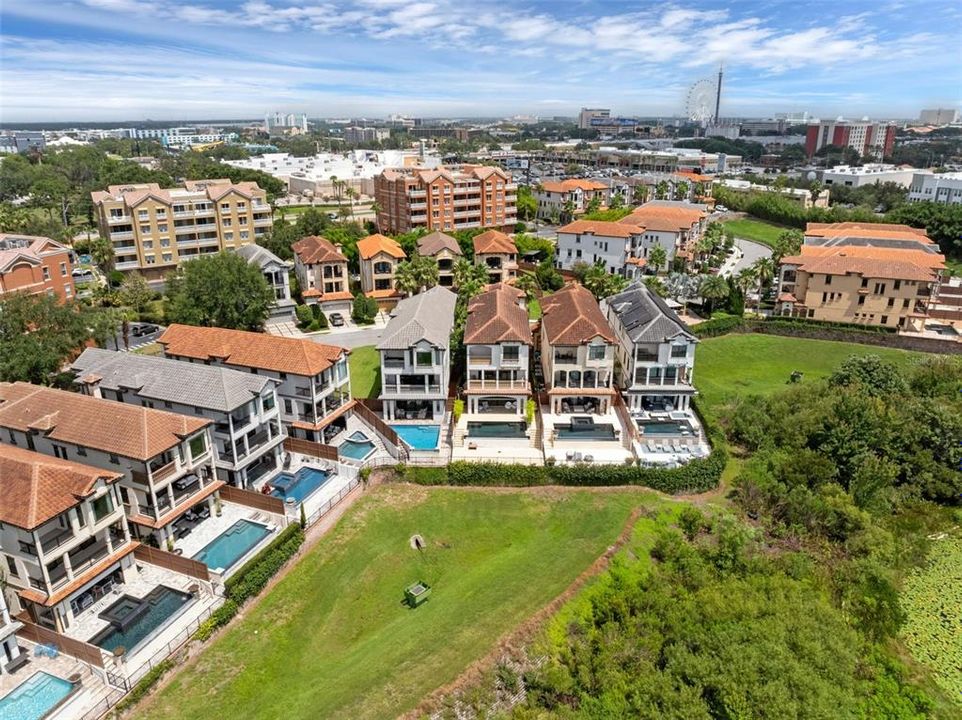 На продажу: $1,600,000 (6 спален, 6 ванн, 4251 Квадратных фут)