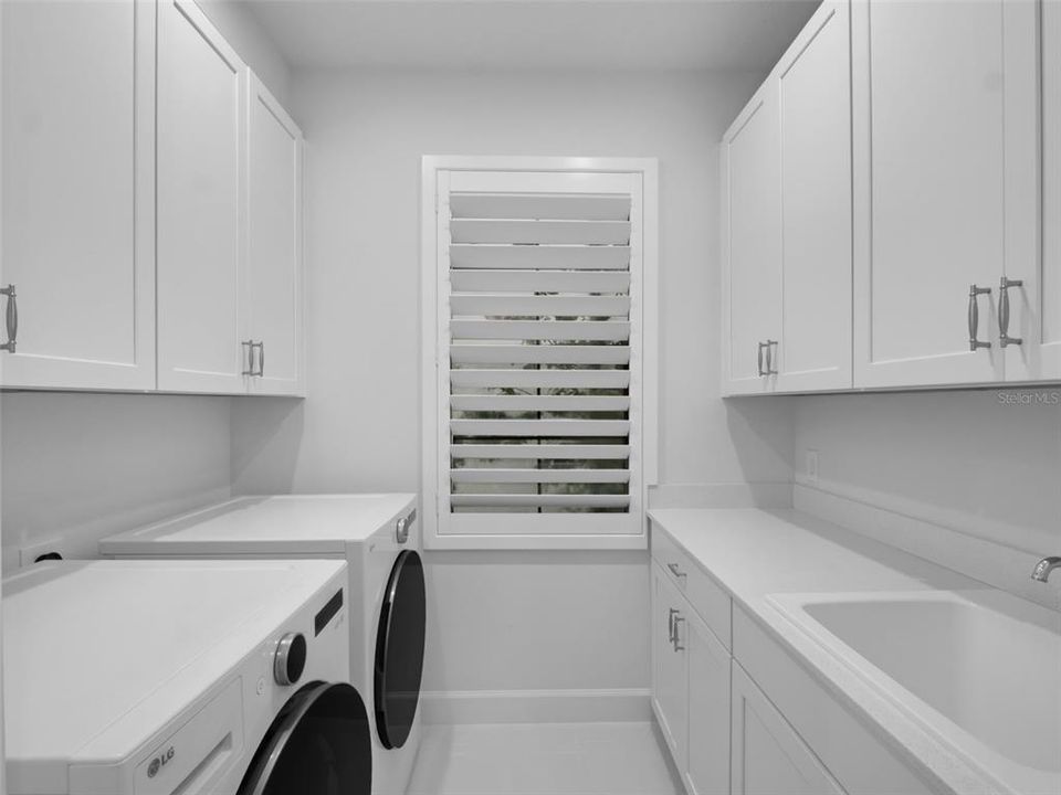 На продажу: $1,600,000 (6 спален, 6 ванн, 4251 Квадратных фут)