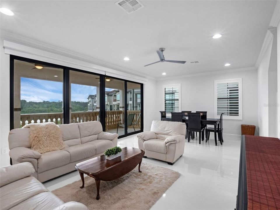 На продажу: $1,600,000 (6 спален, 6 ванн, 4251 Квадратных фут)