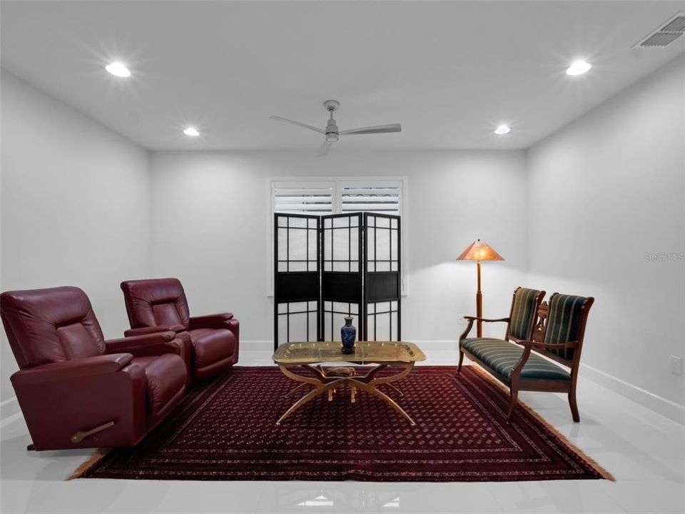 На продажу: $1,600,000 (6 спален, 6 ванн, 4251 Квадратных фут)