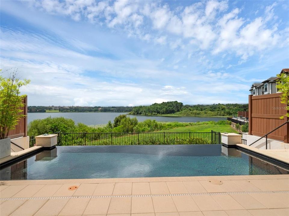 На продажу: $1,600,000 (6 спален, 6 ванн, 4251 Квадратных фут)