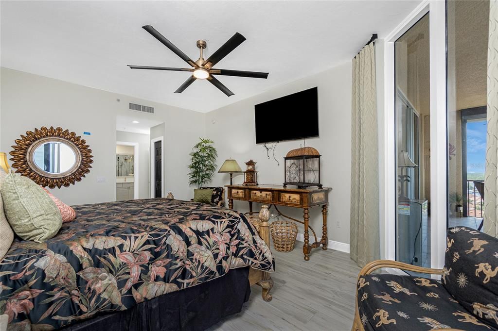 For Sale: $975,000 (3 beds, 3 baths, 2495 Square Feet)
