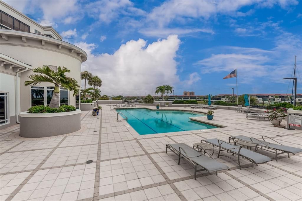 For Sale: $975,000 (3 beds, 3 baths, 2495 Square Feet)