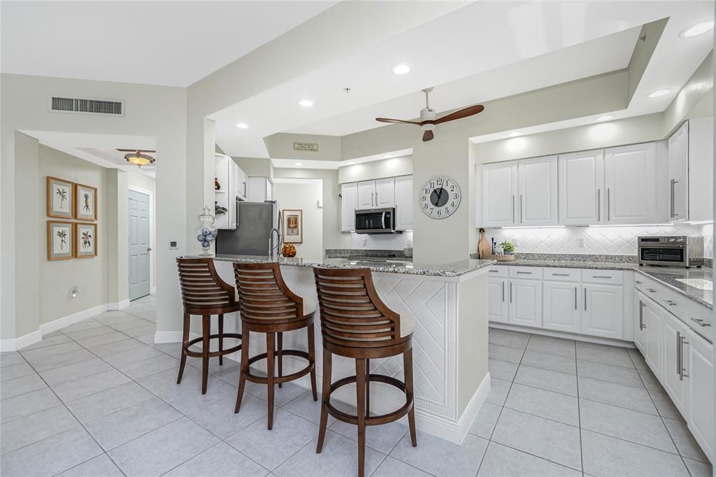 For Sale: $975,000 (3 beds, 3 baths, 2495 Square Feet)