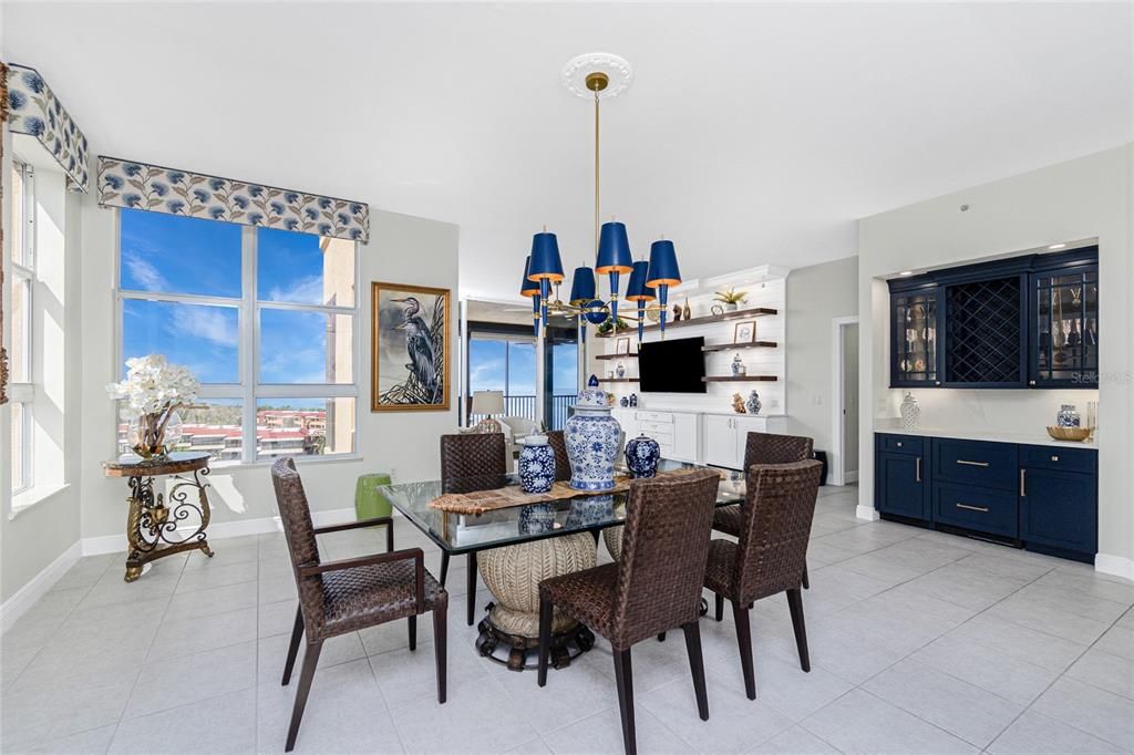 For Sale: $975,000 (3 beds, 3 baths, 2495 Square Feet)