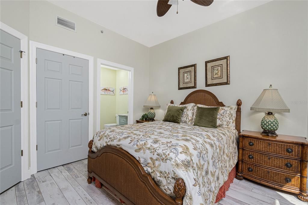 For Sale: $975,000 (3 beds, 3 baths, 2495 Square Feet)
