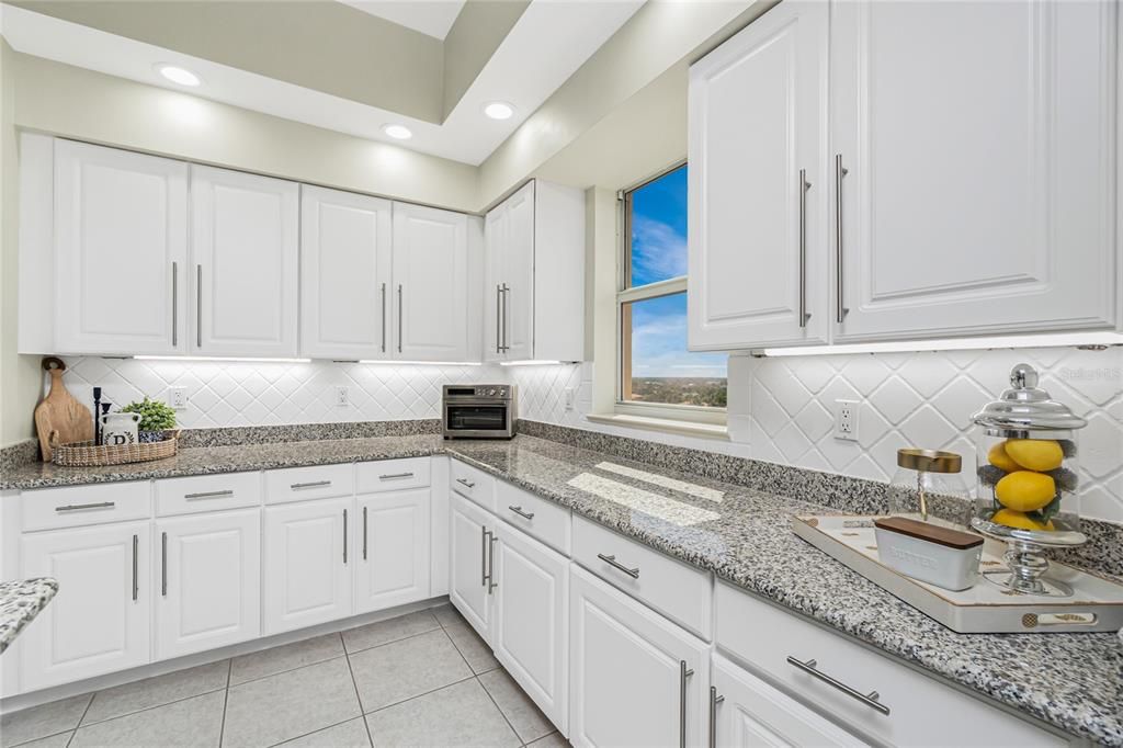 For Sale: $975,000 (3 beds, 3 baths, 2495 Square Feet)