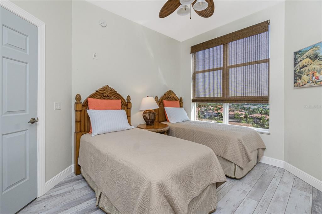 For Sale: $975,000 (3 beds, 3 baths, 2495 Square Feet)