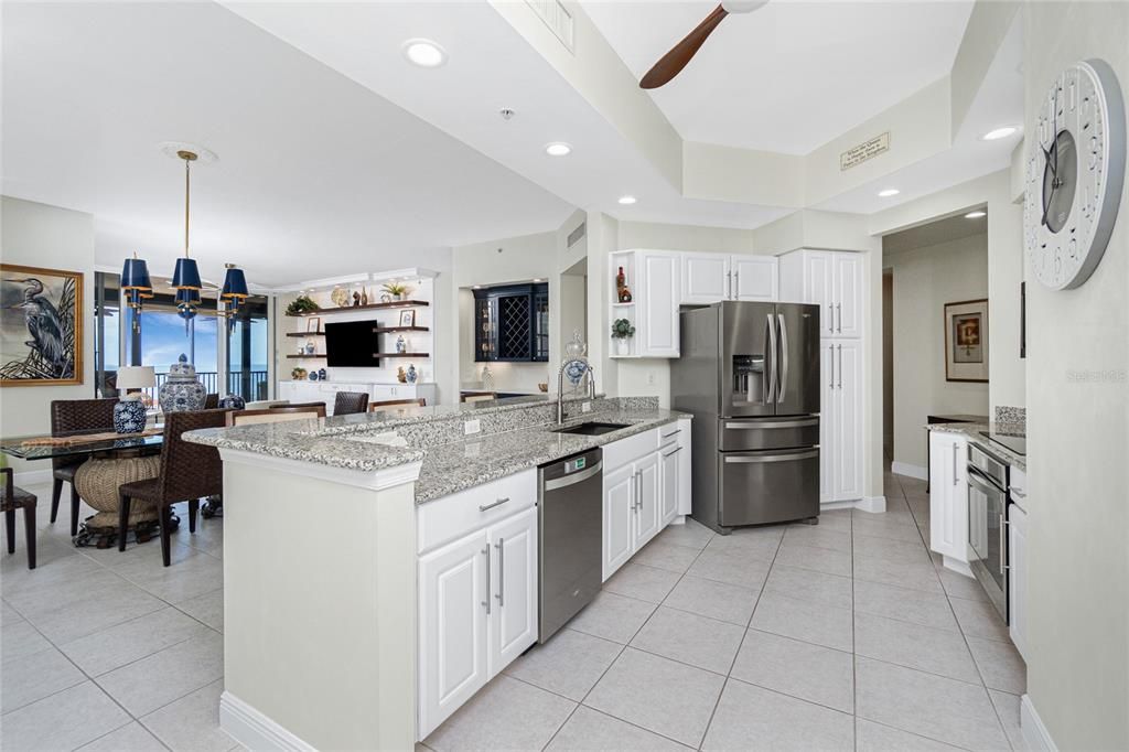 For Sale: $975,000 (3 beds, 3 baths, 2495 Square Feet)