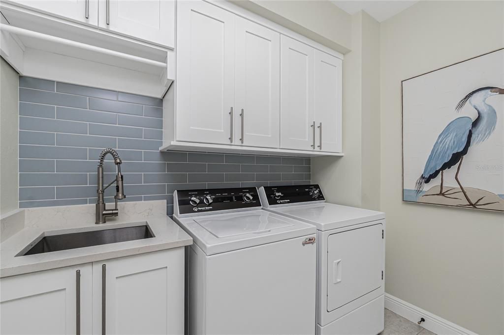 For Sale: $975,000 (3 beds, 3 baths, 2495 Square Feet)