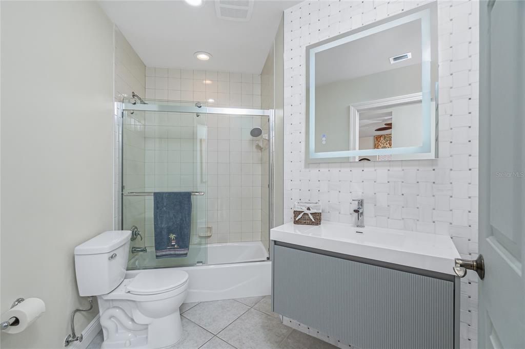 For Sale: $975,000 (3 beds, 3 baths, 2495 Square Feet)