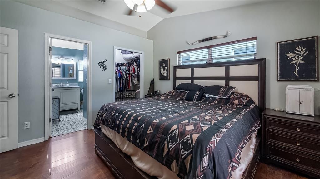 For Sale: $369,000 (3 beds, 2 baths, 1184 Square Feet)