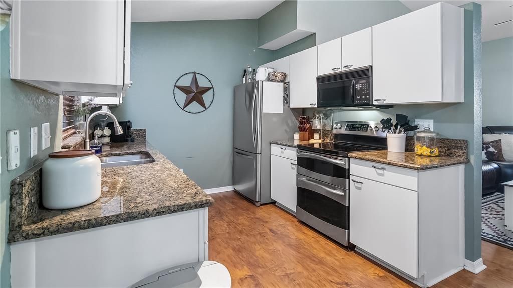 For Sale: $369,000 (3 beds, 2 baths, 1184 Square Feet)