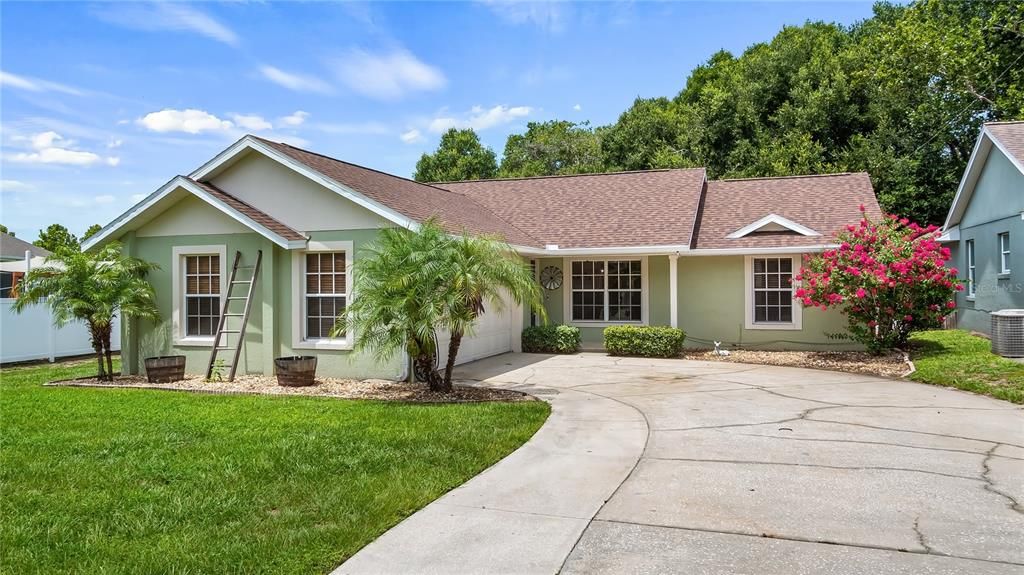 For Sale: $369,000 (3 beds, 2 baths, 1184 Square Feet)