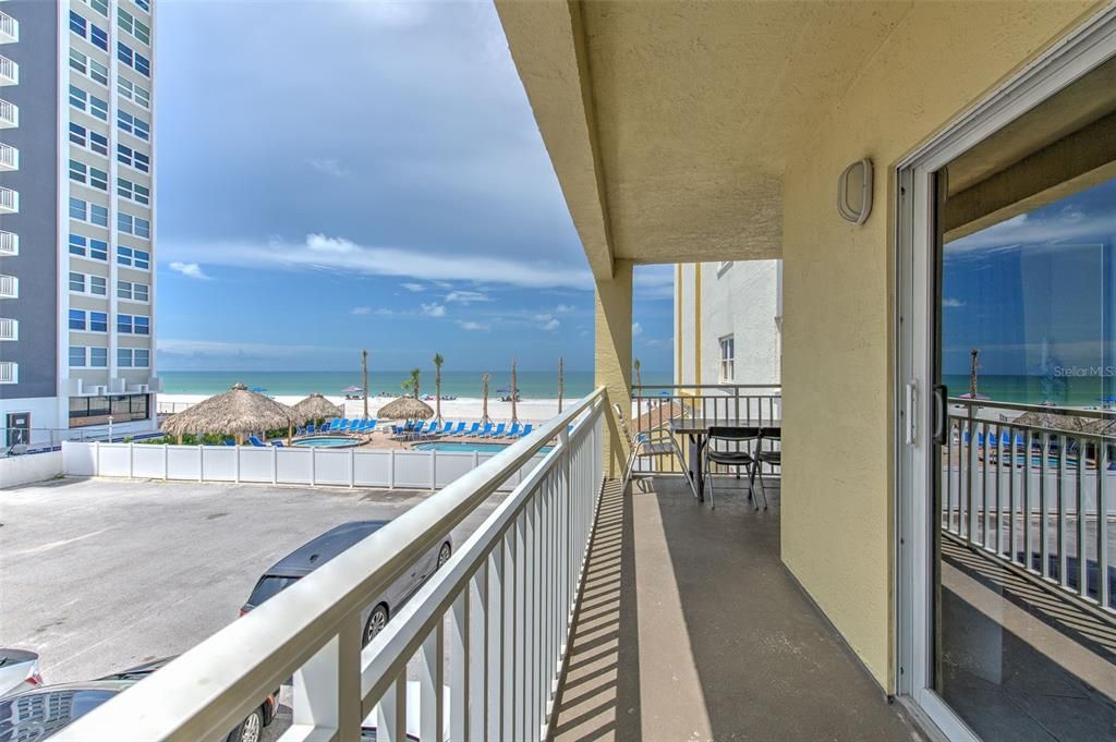 En Venta: $1,125,000 (3 camas, 3 baños, 1450 Pies cuadrados)