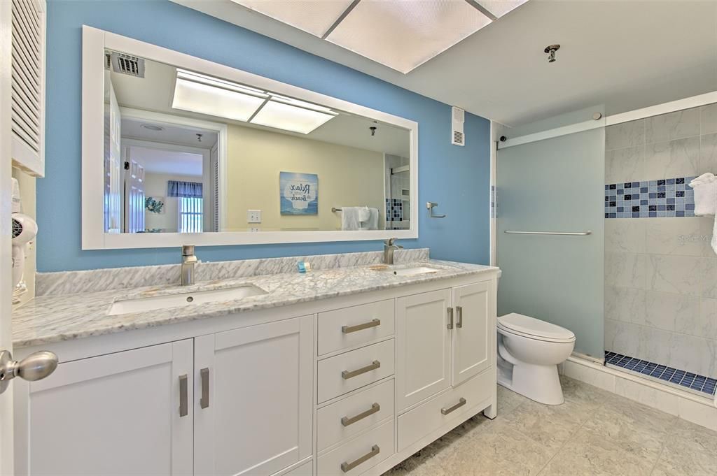 En Venta: $1,125,000 (3 camas, 3 baños, 1450 Pies cuadrados)