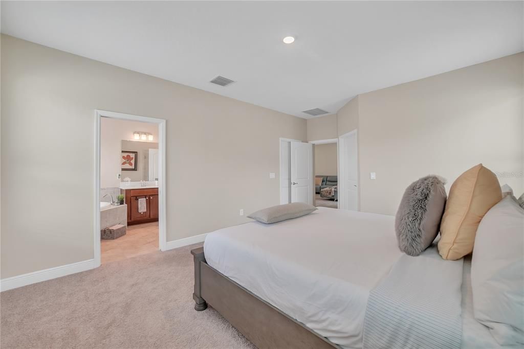 待售: $497,990 (3 贝兹, 2 浴室, 1960 平方英尺)