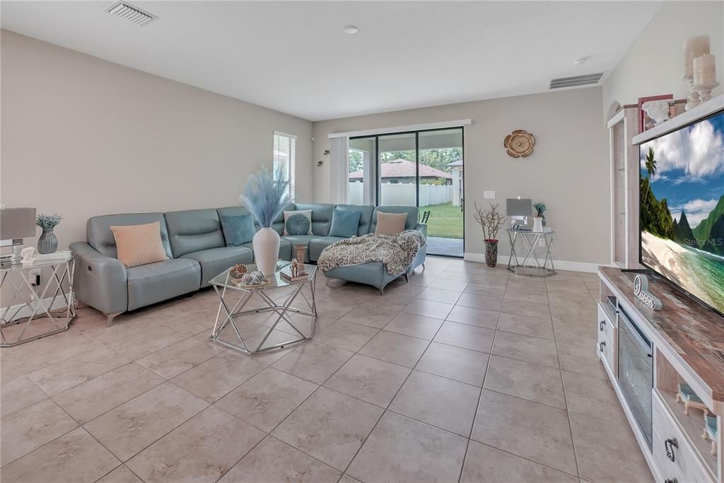 待售: $497,990 (3 贝兹, 2 浴室, 1960 平方英尺)