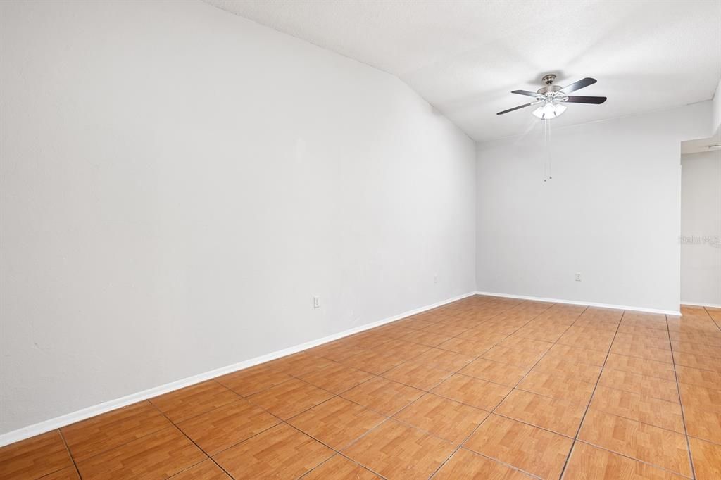 En Venta: $219,900 (3 camas, 2 baños, 984 Pies cuadrados)