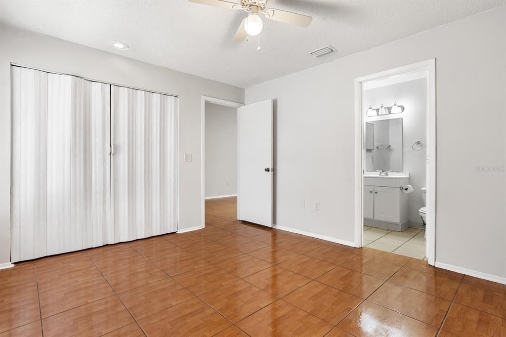 En Venta: $219,900 (3 camas, 2 baños, 984 Pies cuadrados)