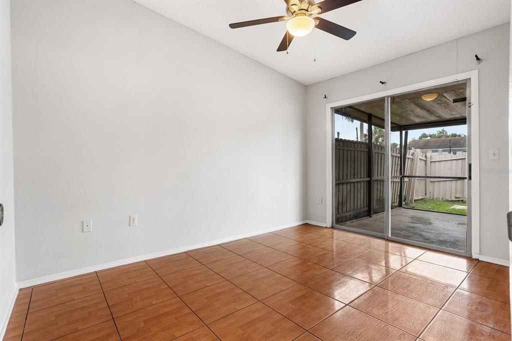 En Venta: $219,900 (3 camas, 2 baños, 984 Pies cuadrados)