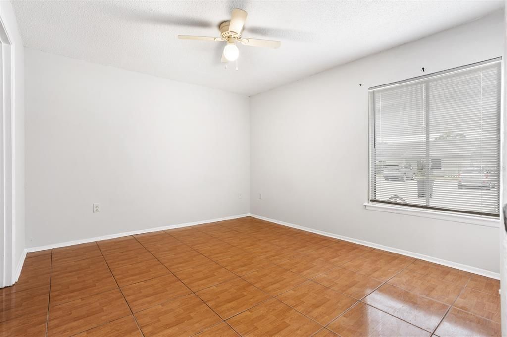 En Venta: $219,900 (3 camas, 2 baños, 984 Pies cuadrados)