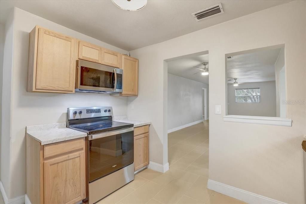 Active With Contract: $279,990 (3 beds, 2 baths, 1078 Square Feet)