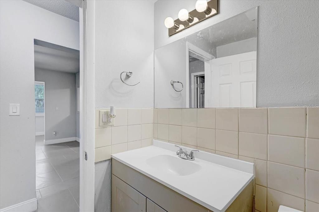 Active With Contract: $279,990 (3 beds, 2 baths, 1078 Square Feet)