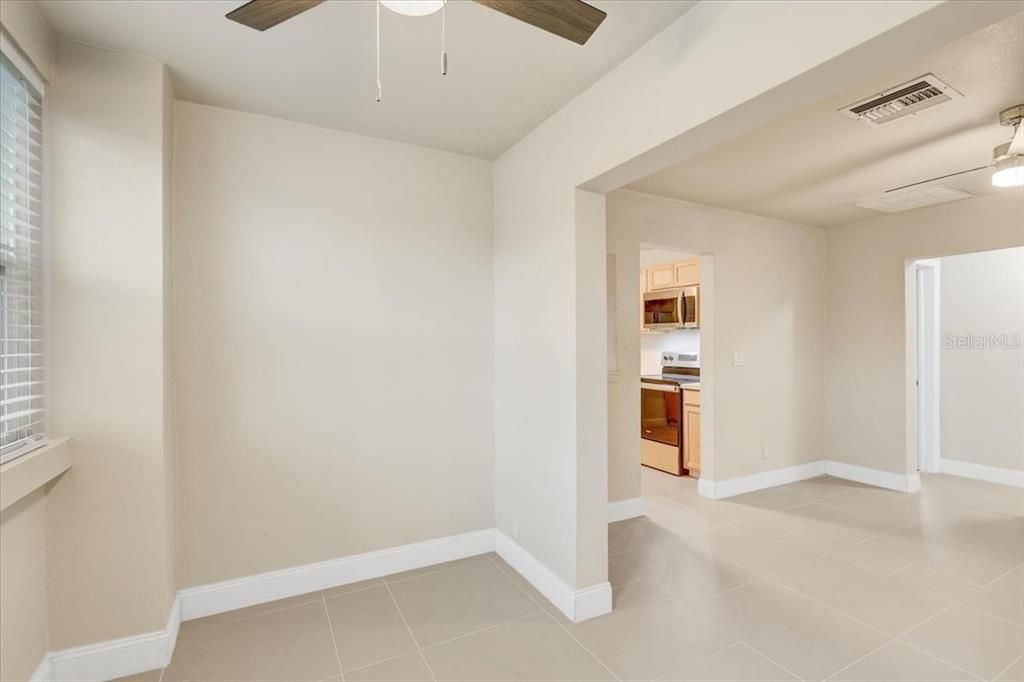 Active With Contract: $279,990 (3 beds, 2 baths, 1078 Square Feet)