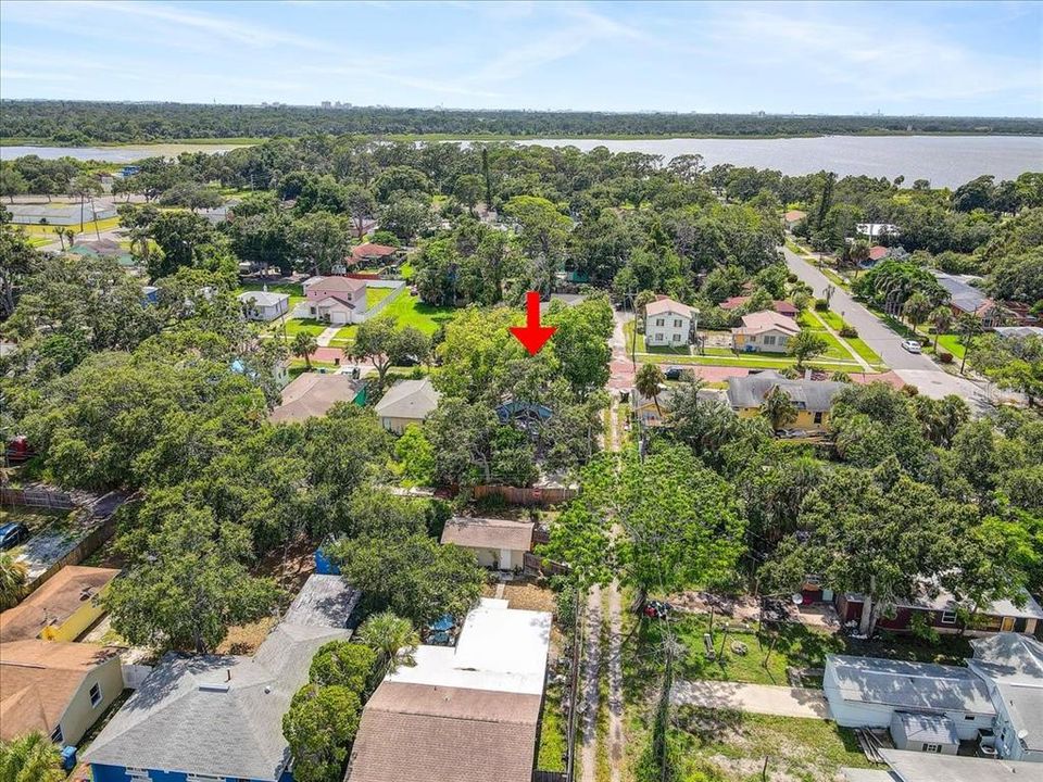 Active With Contract: $279,990 (3 beds, 2 baths, 1078 Square Feet)