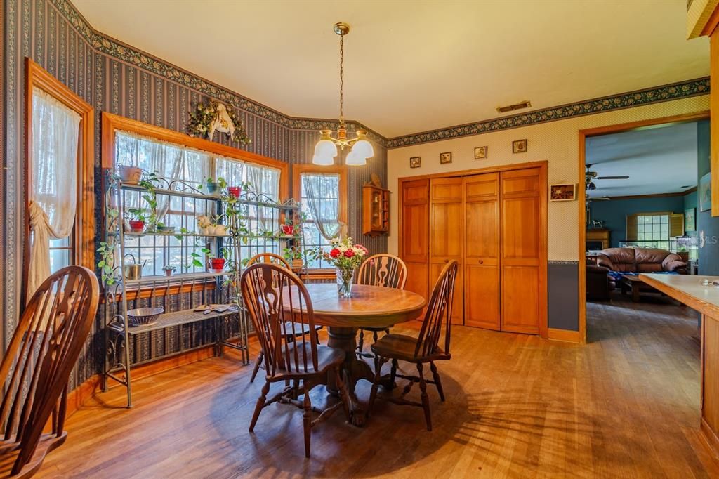 На продажу: $1,375,000 (3 спален, 2 ванн, 3444 Квадратных фут)