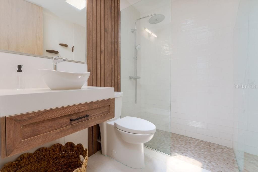 Active With Contract: $2,075,000 (4 beds, 3 baths, 3715 Square Feet)