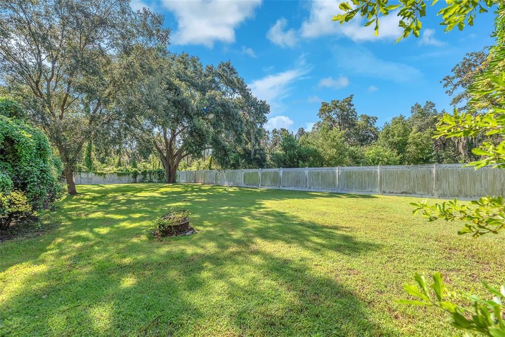 Activo con contrato: $475,000 (3 camas, 2 baños, 3244 Pies cuadrados)