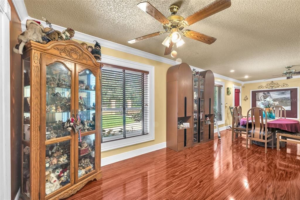 Activo con contrato: $475,000 (3 camas, 2 baños, 3244 Pies cuadrados)